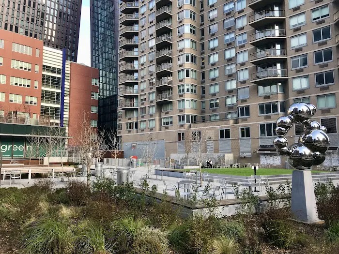 Public Plaza 401 E 34th St Picture 3