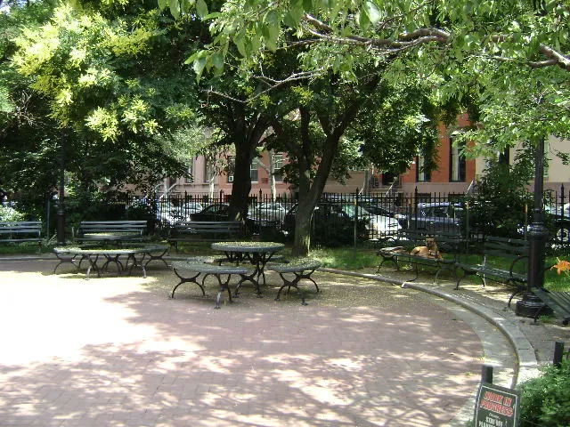 Cobble Hill Park Picture 2