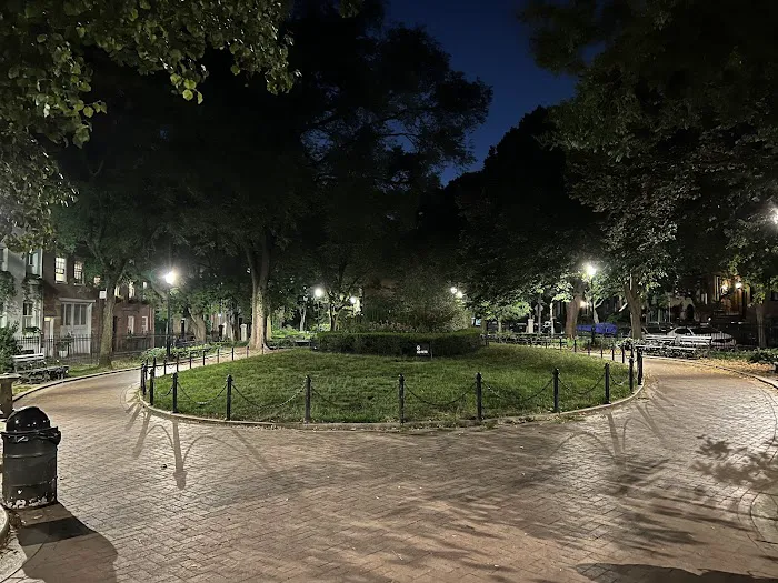 Cobble Hill Park Picture 10