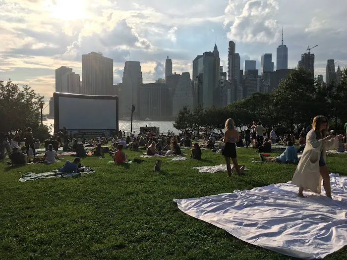 Harbor View Lawn Picture 9