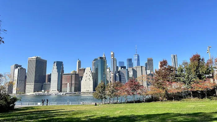 Harbor View Lawn Picture 5