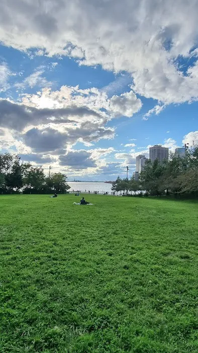Harbor View Lawn Picture 3