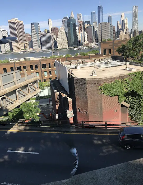 Entranceway to the Brooklyn Heights Promenade Picture 10