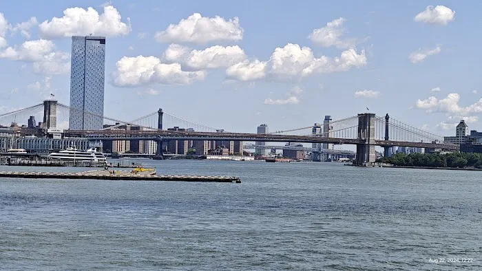 One Brooklyn Bridge Park Picture 2