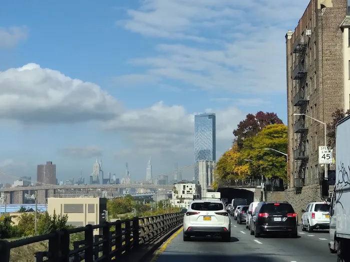 One Brooklyn Bridge Park Picture 5