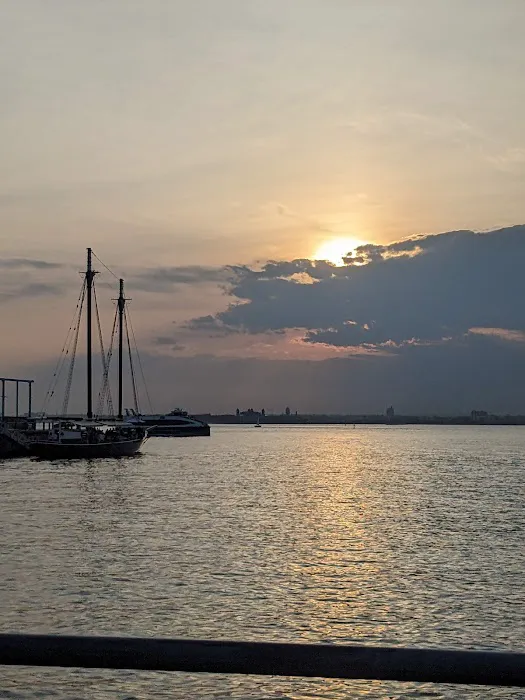 One Brooklyn Bridge Park Picture 10