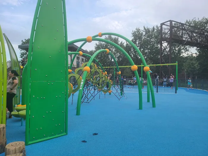 Pulaski Park Picture 6