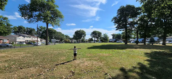Elmwood Drive Park Picture 4