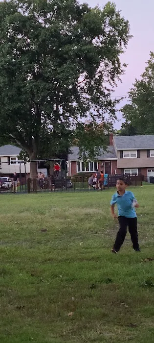 Elmwood Drive Park Picture 2