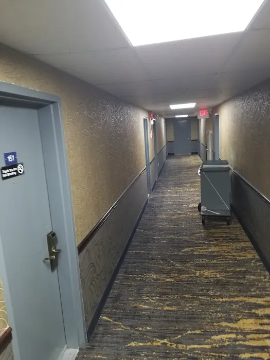Town House Inn & Suites Picture 9