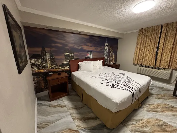 Town House Inn & Suites Picture 3