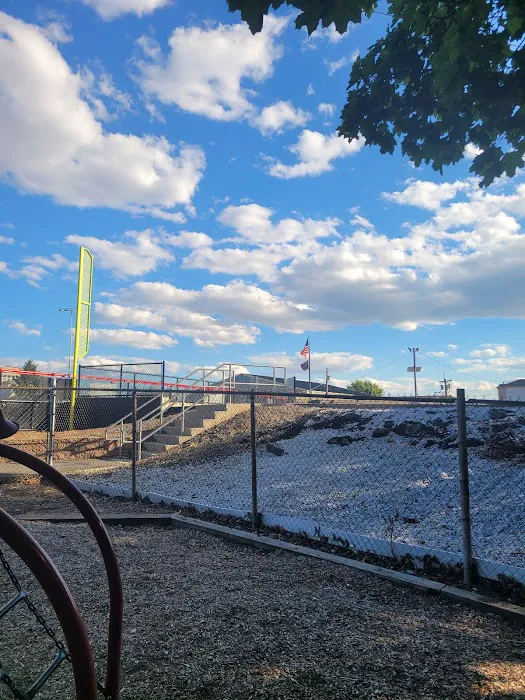 Victor Kilken Field Picture 9