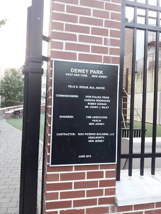 Dewey Park Picture 2
