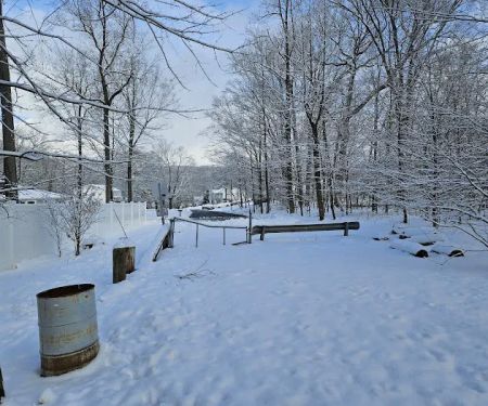 Kennedy Dells Woodhaven Drive trailhead