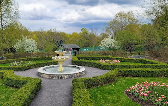 Lasdon Park, Arboretum & Veterans Memorial Picture 1
