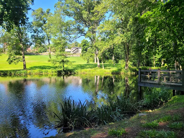 Waveny Park Picture 4