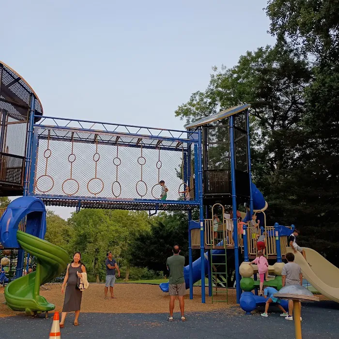 Cherry Lawn Park Picture 10