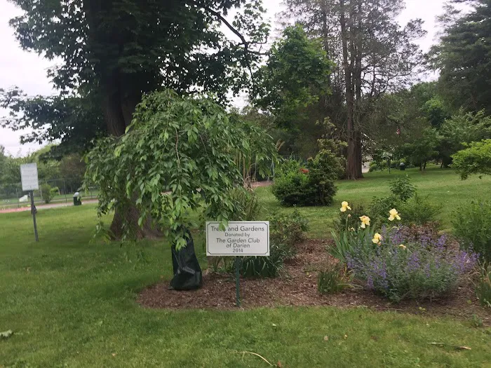 Cherry Lawn Park Picture 9