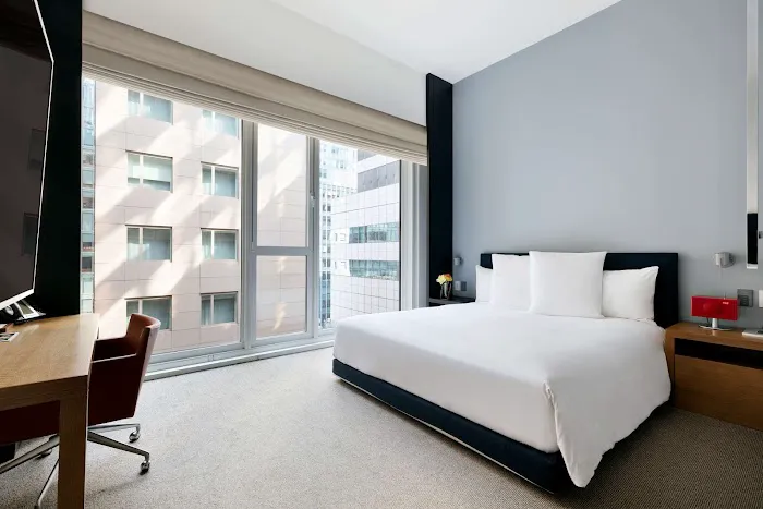 Andaz 5th Avenue, by Hyatt Picture 2