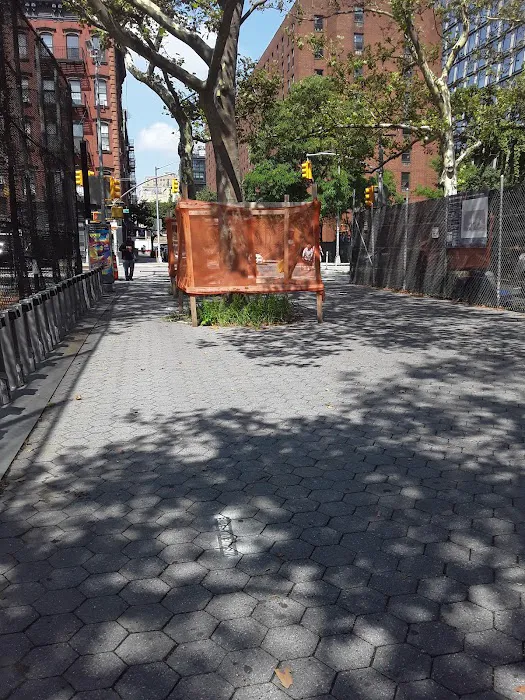 Stanton Street Courts. Picture 4