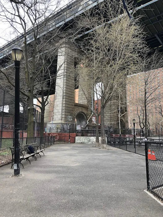 Coleman Oval Dog Run Picture 7