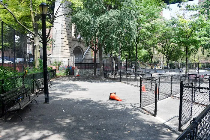 Coleman Oval Dog Run Picture 5
