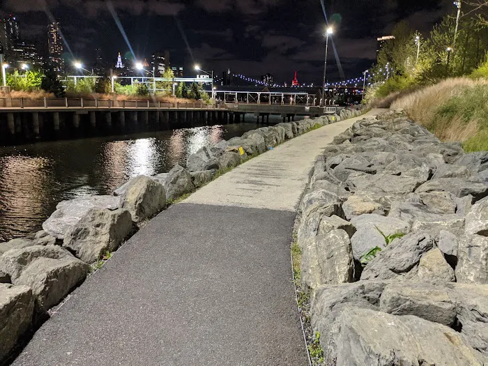Brooklyn Bridge Park Pier 3 Plaza Picture 9