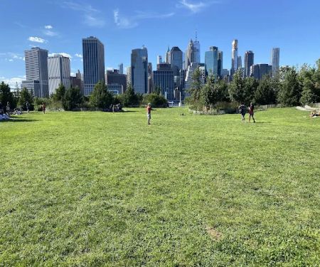 Brooklyn Bridge Park Pier 3 Plaza