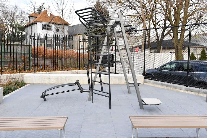 Bobbie Lewis, Jr. Playground Picture 10