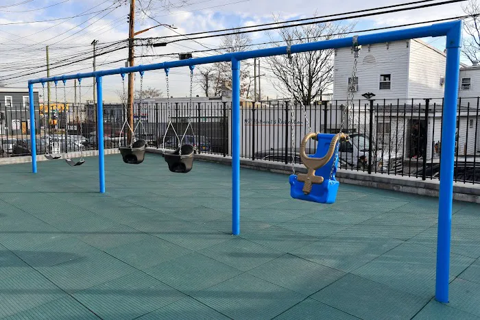 Bobbie Lewis, Jr. Playground Picture 7