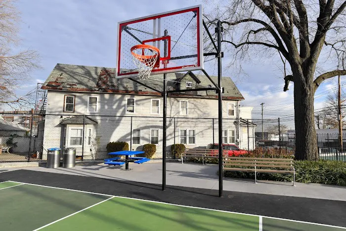 Bobbie Lewis, Jr. Playground Picture 5