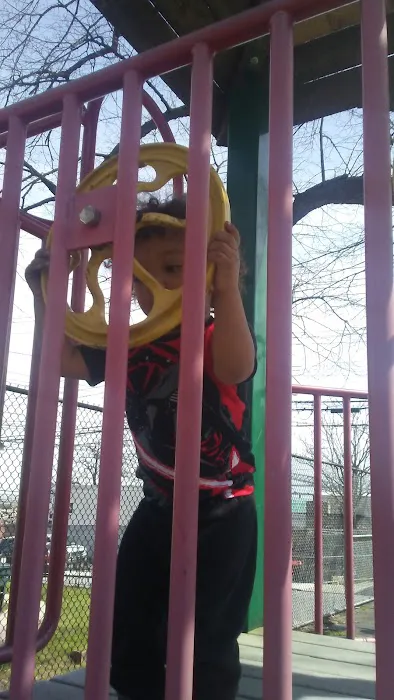 Bobbie Lewis, Jr. Playground Picture 8
