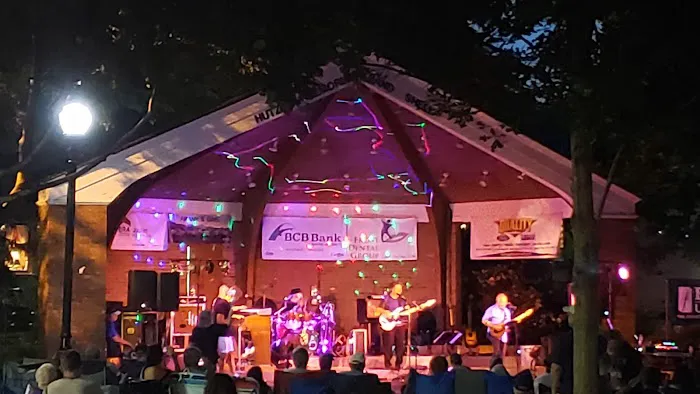 Hutzel Memorial Band Shell Picture 5