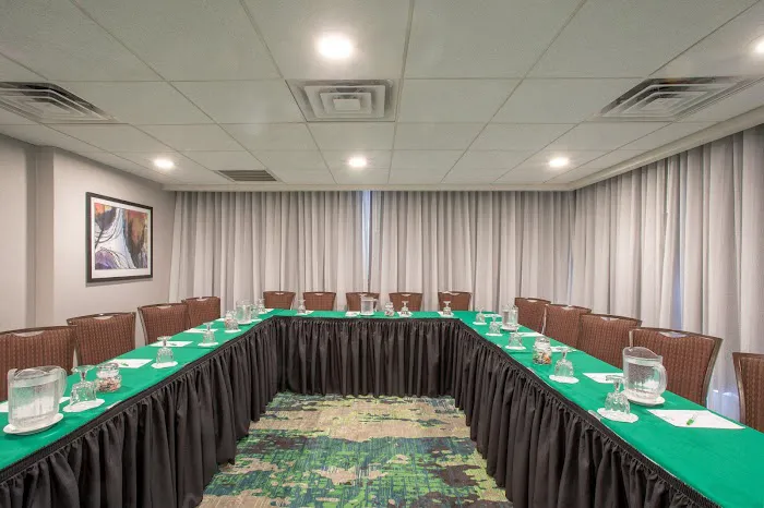 Holiday Inn & Suites Parsippany Fairfield by IHG Picture 7