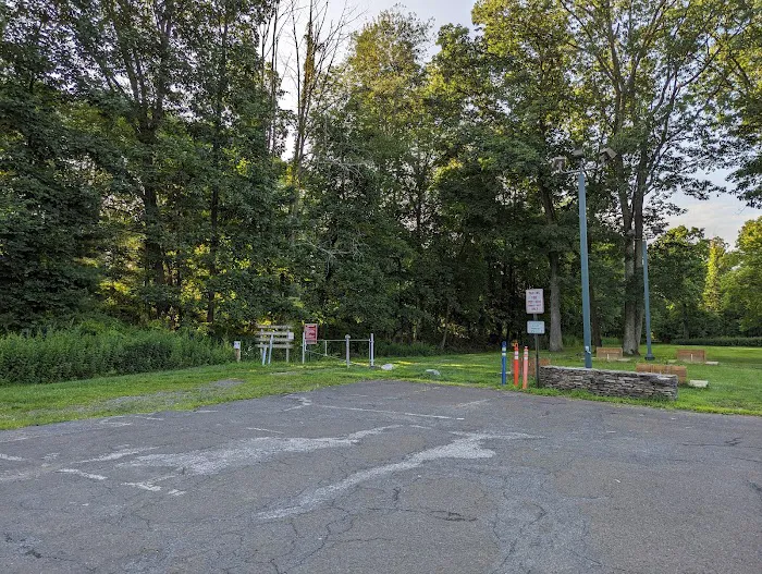 Samuel G Fisher Mount Ivy Environmental Park West entrance Picture 4