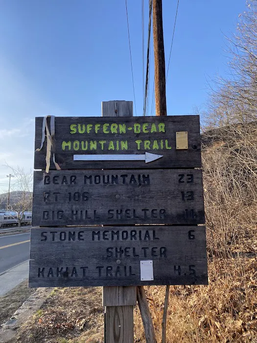Suffern - Bear Mountain Trailhead Picture 1