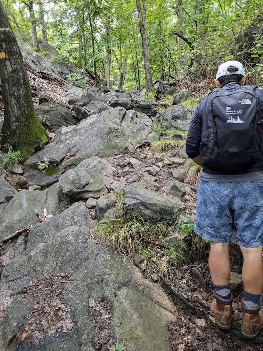 Suffern - Bear Mountain Trailhead Picture 5
