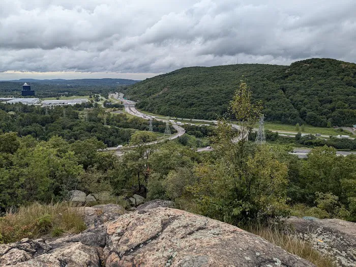 Suffern - Bear Mountain Trailhead Picture 6