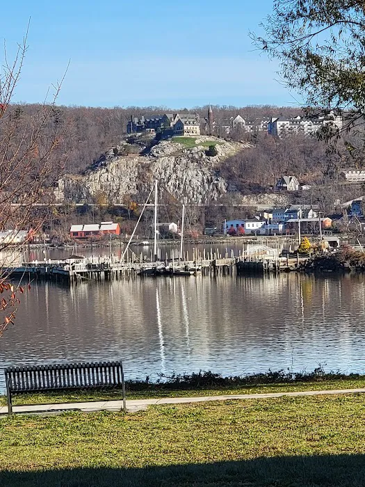 Fleischmann Pier Park Picture 7