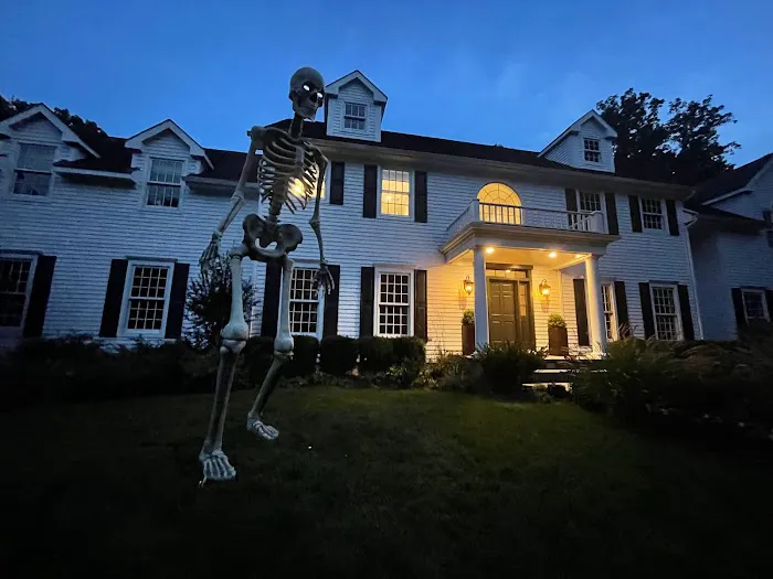 Ward Manor Picture 3