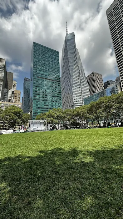 Bryant Park Winter Village Picture 4