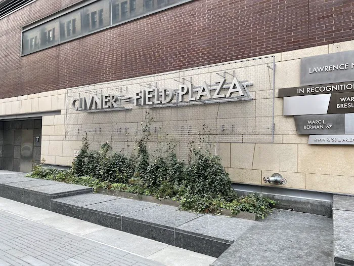 Clivner=Field Plaza Picture 4