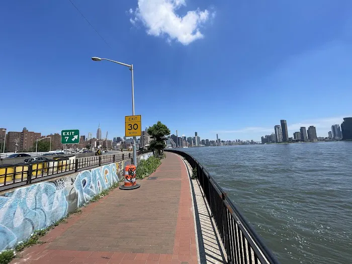 Stuyvesant Cove Park Picture 3