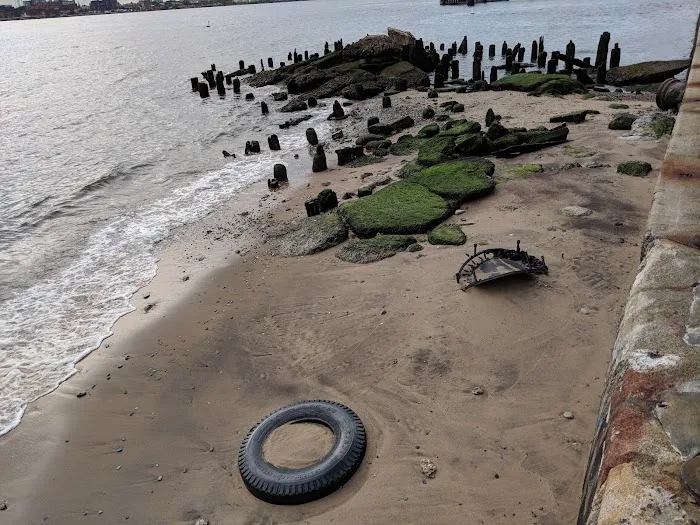 East River Greenway Picture 8
