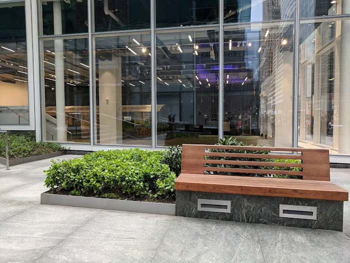 Verizon Plaza Picture 10