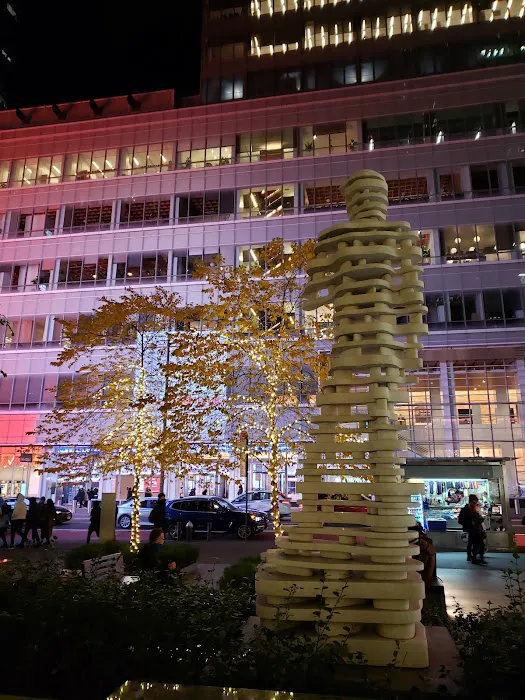 Verizon Plaza Picture 3