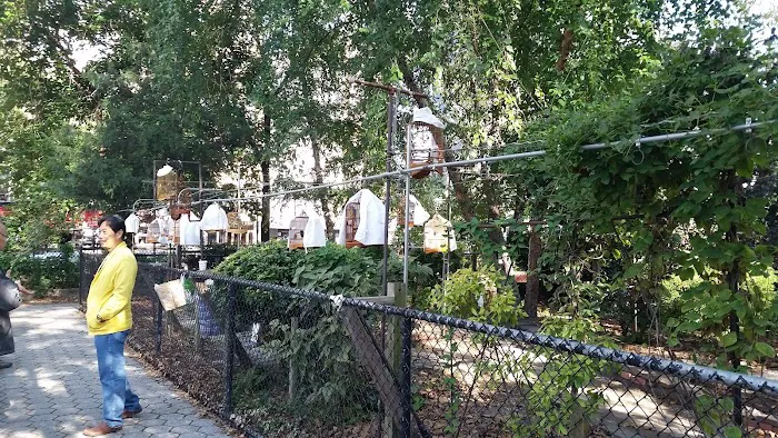 Hua Mei Bird Garden Picture 4