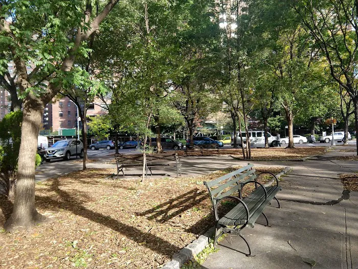 Montgomery Triangle Park Picture 5
