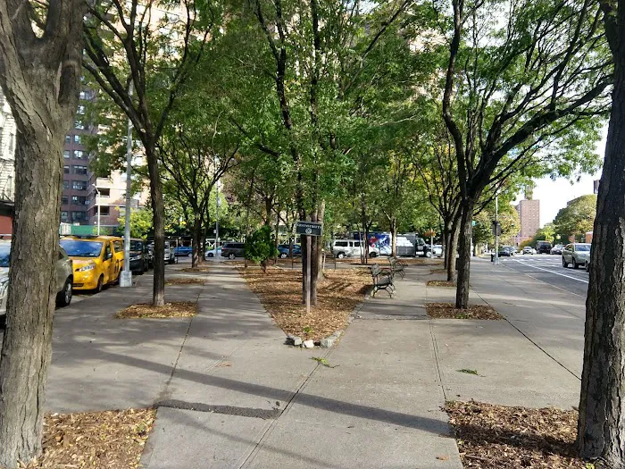 Montgomery Triangle Park Picture 7