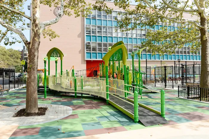 Sol Lain Playground Picture 4